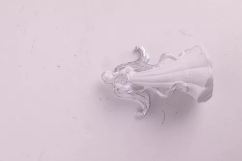 POLIREZIN ANGYAL ÁLLÓ, HÁRFÁVAL, FEHÉR ÉS EZÜST