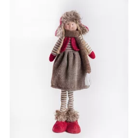 TEXTIL LÁNY, ÁLLÓ, BARNA ÉS BORDÓ RUHÁBAN, SAPKÁBAN