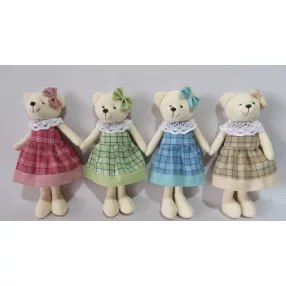 DEKORÁCIÓ, MEDVELÁNY, KOCKÁS RUHÁBAN, CSIPKE GALLÉRRAL