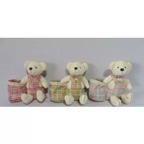 DEKORÁCIÓ, MEDVEFIÚ, KOCKÁS NADRÁGBAN, KOSÁRRAL