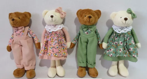 DEKORÁCIÓ, MEDVE, VIRÁGOS RUHÁBAN