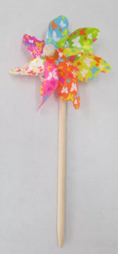 MŰANYAG SZÉLFORGÓ, MULTICOLOR, LEPKE MINTÁS