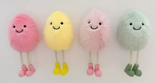 TEXTIL AKASZTÓS TOJÁS, ARCCAL, BUNDÁS, LÓGÓ LÁBÚ