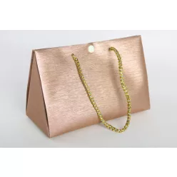   MŰANYAG TASAK, HÁROMSZÖG ALAKÚ, CSILLOGÓ, HÚZOTT MINTÁS, ZSINÓR FÜLLEL, ROSEGOLD