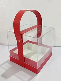 AJÁNDÉK DOBOZ, FÜLLEL, MŰANYAG PLEXI, NÉGYSÖGLETES, PIROS