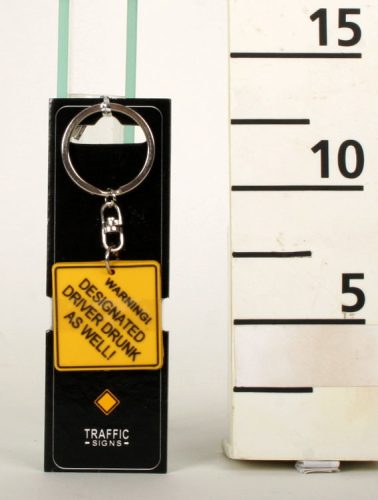 723760 KULCSTARTÓ WARNING! DESIGNATED DRIVER DRUNK AS WELL FELIRAT