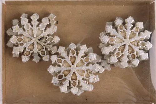 POLIREZIN HÓPEHELY SZETTBEN, 8 DARABOS, ANTIK FEHÉR